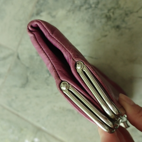 HOBO Lauren  wallet - Picture 13 of 16